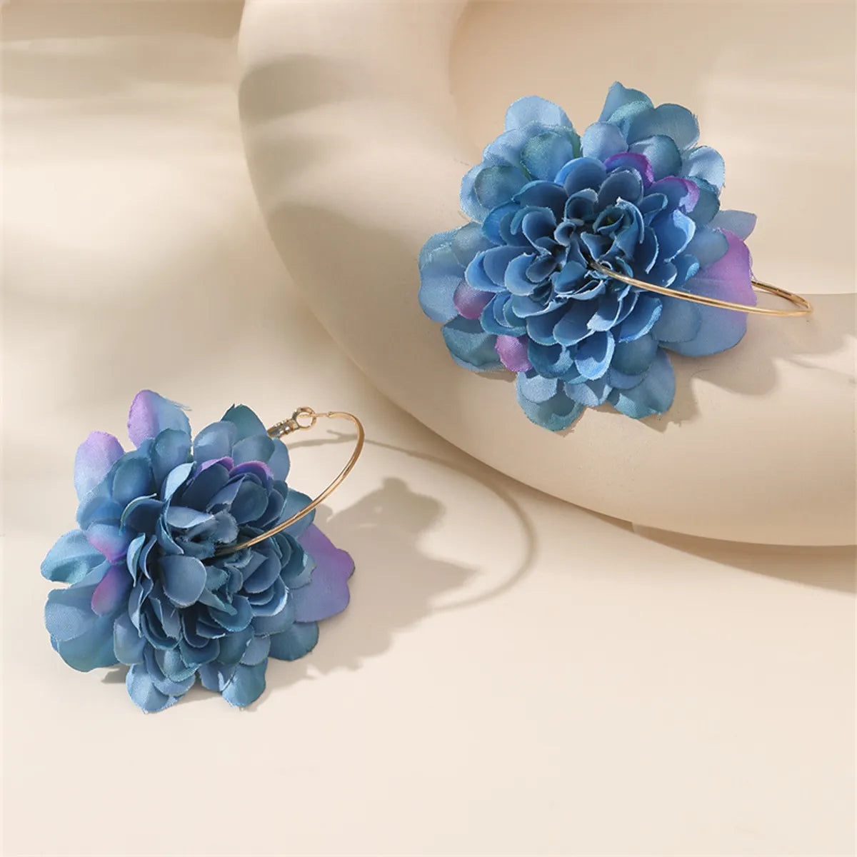 1 Pair Exaggerated Lady Flower Alloy Cloth Earrings