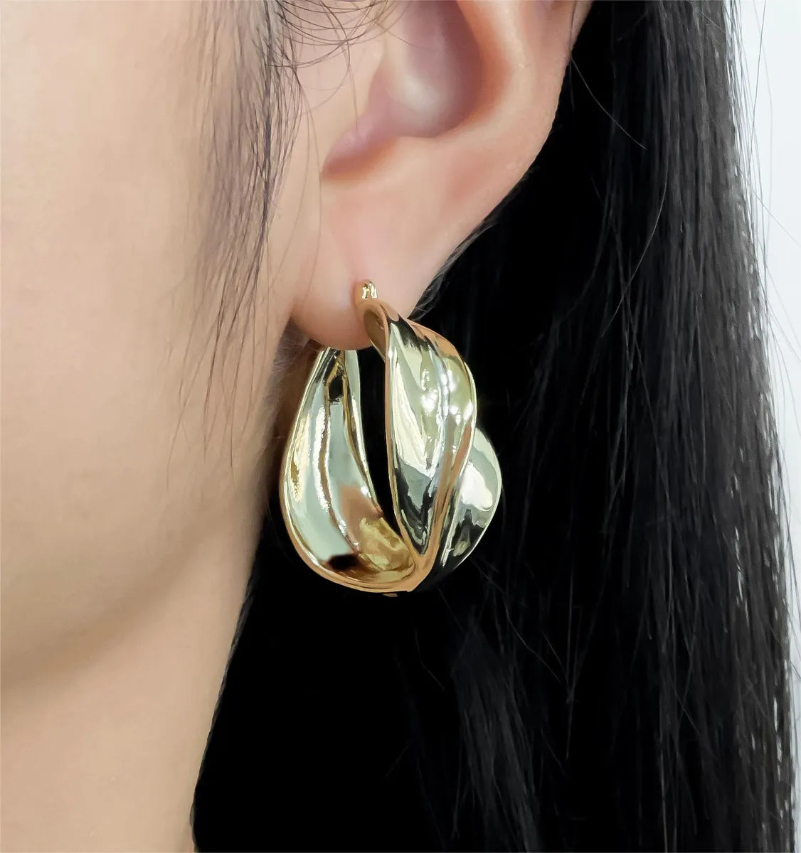 1 Pair Exaggerated Luxurious Solid Color Plating Copper 14K Gold Plated Earrings