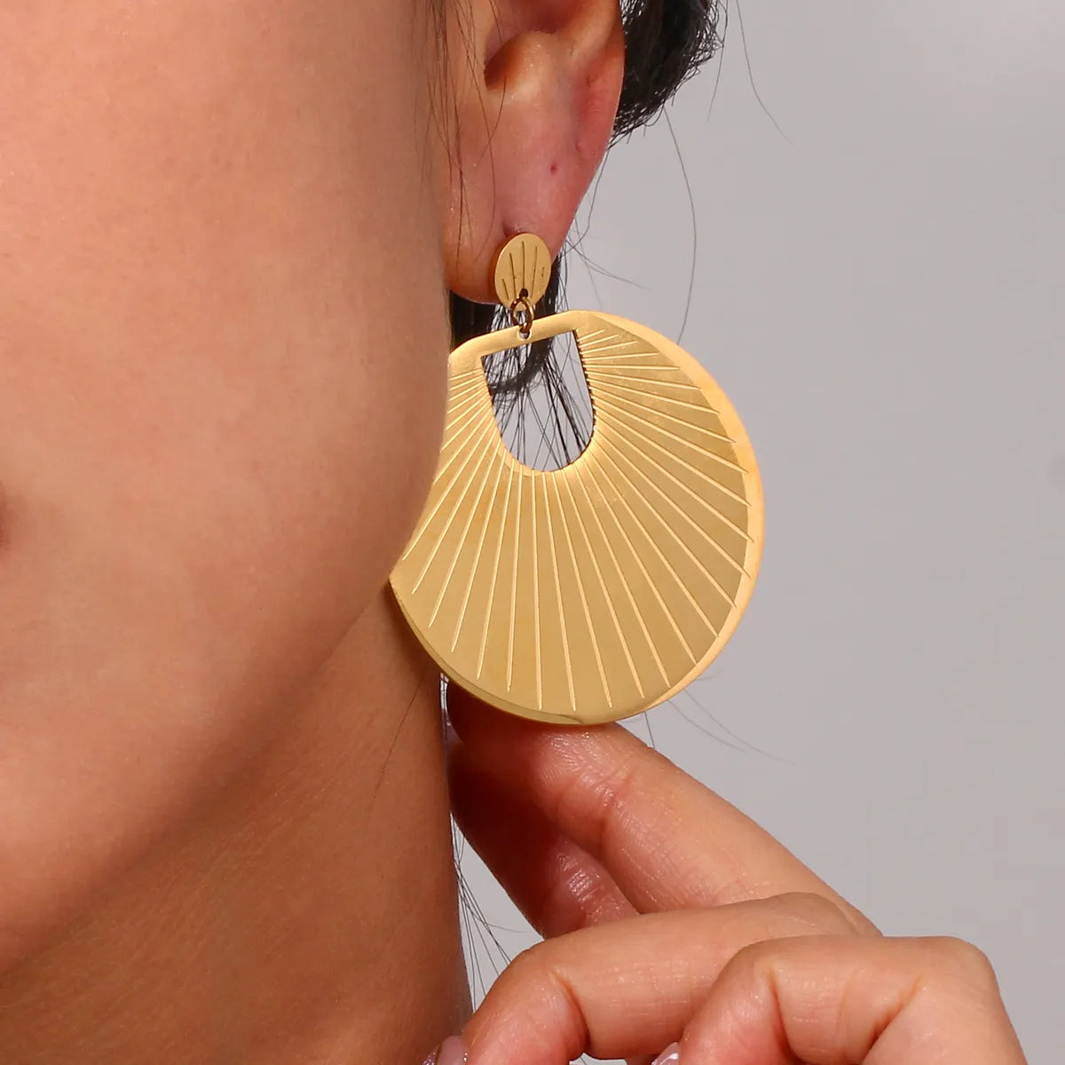 1 Pair Exaggerated Round Stainless Steel Plating 18k Gold Plated Drop Earrings