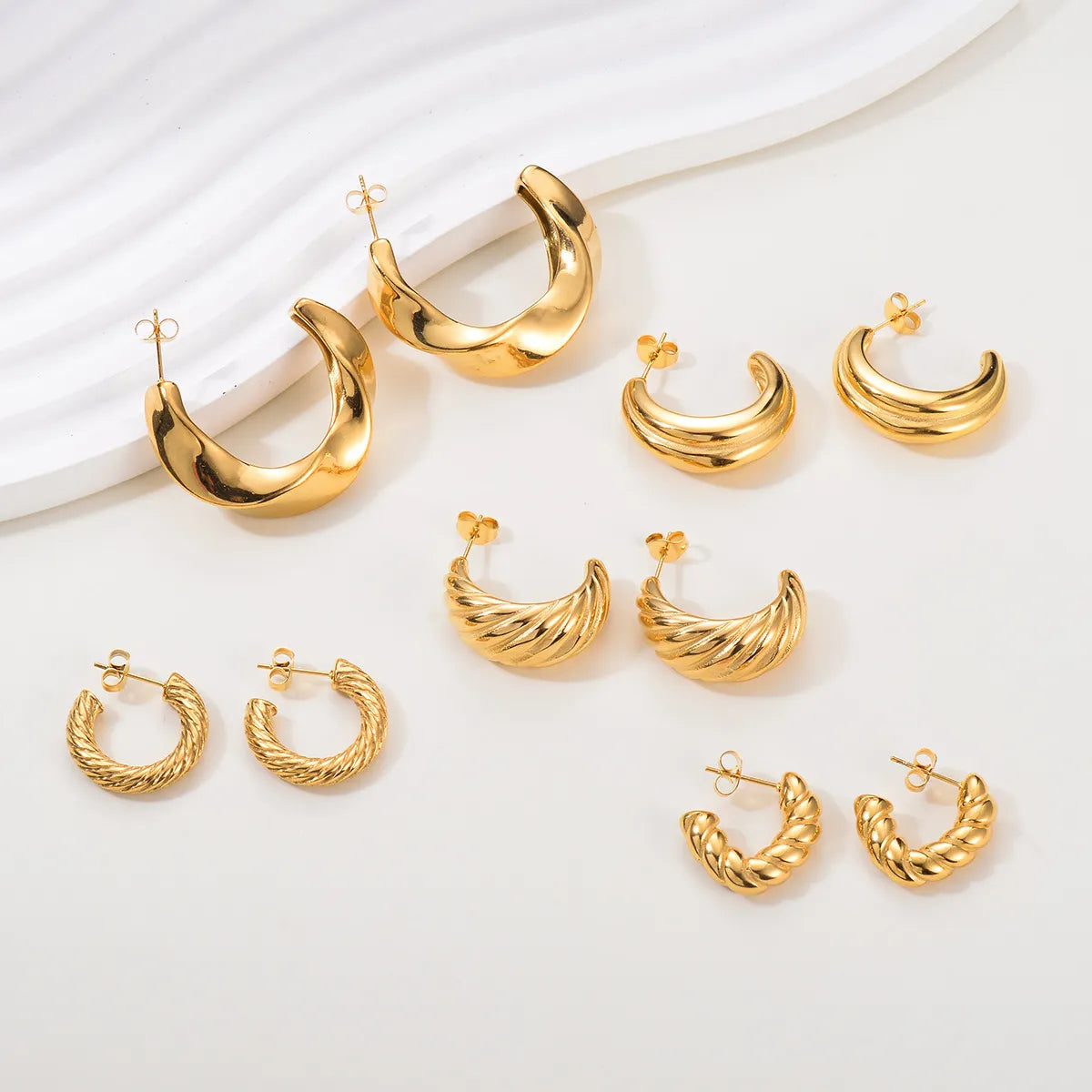 1 Pair Exaggerated Simple Style C Shape U Shape Solid Color Plating Stainless Steel 18k Gold Plated Earrings