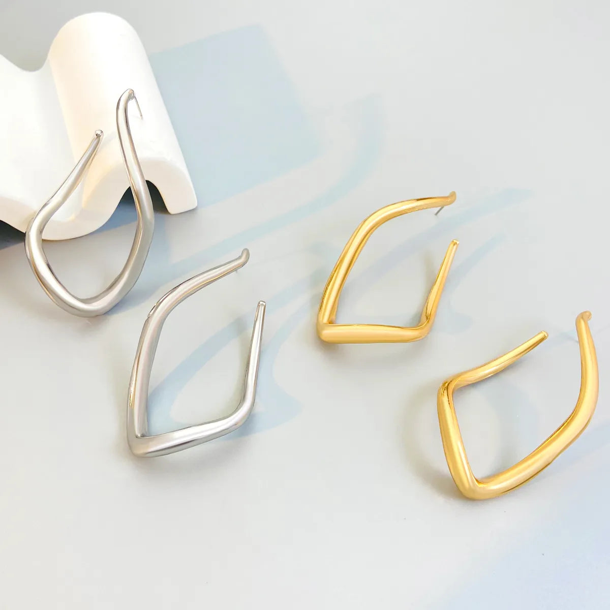 1 Pair Exaggerated Simple Style Geometric Plating Alloy Gold Plated Silver Plated Drop Earrings