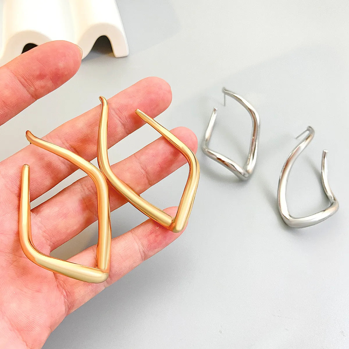 1 Pair Exaggerated Simple Style Geometric Plating Alloy Gold Plated Silver Plated Drop Earrings