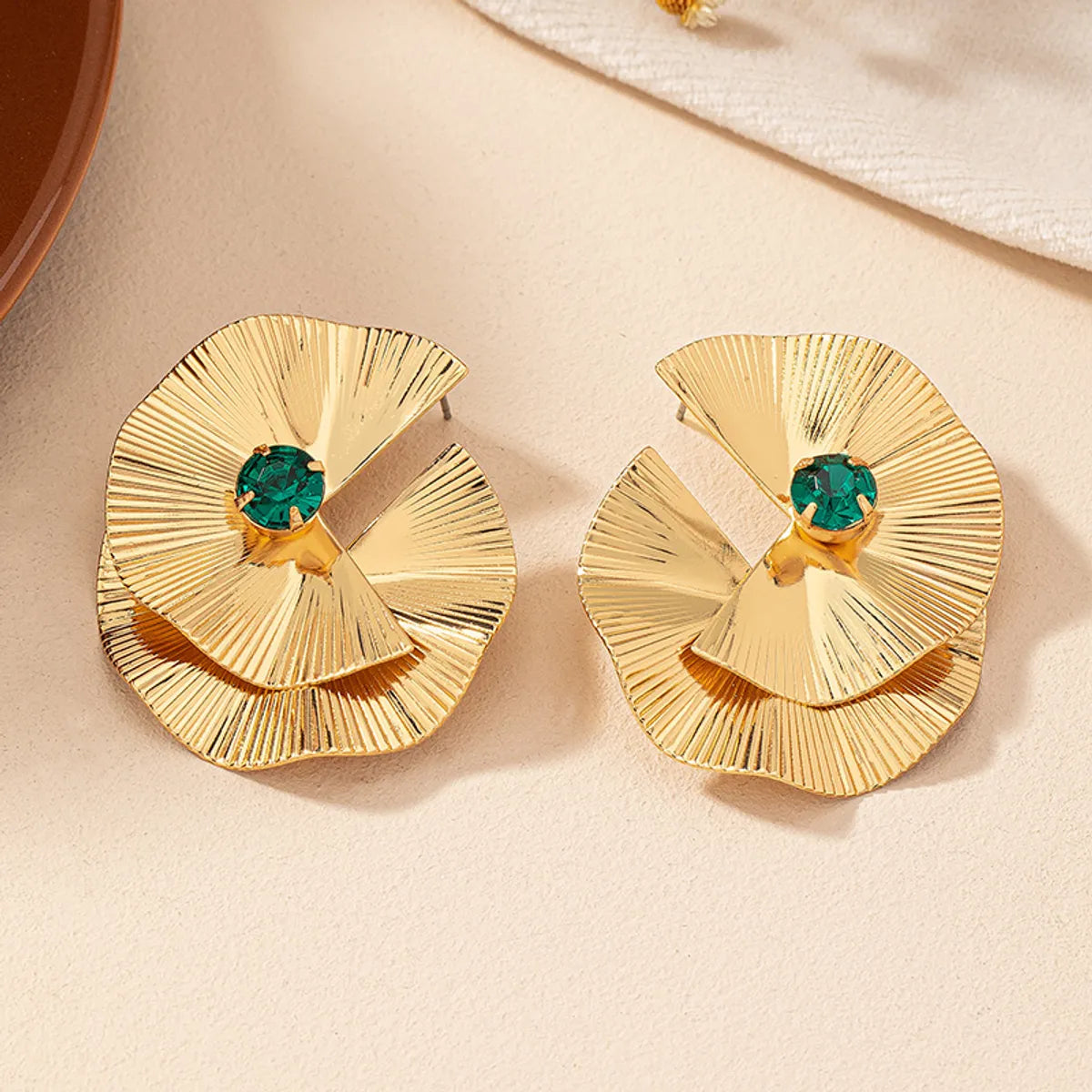 1 Pair Exaggerated Simple Style Irregular Geometric Plating Alloy Gem Ear Studs