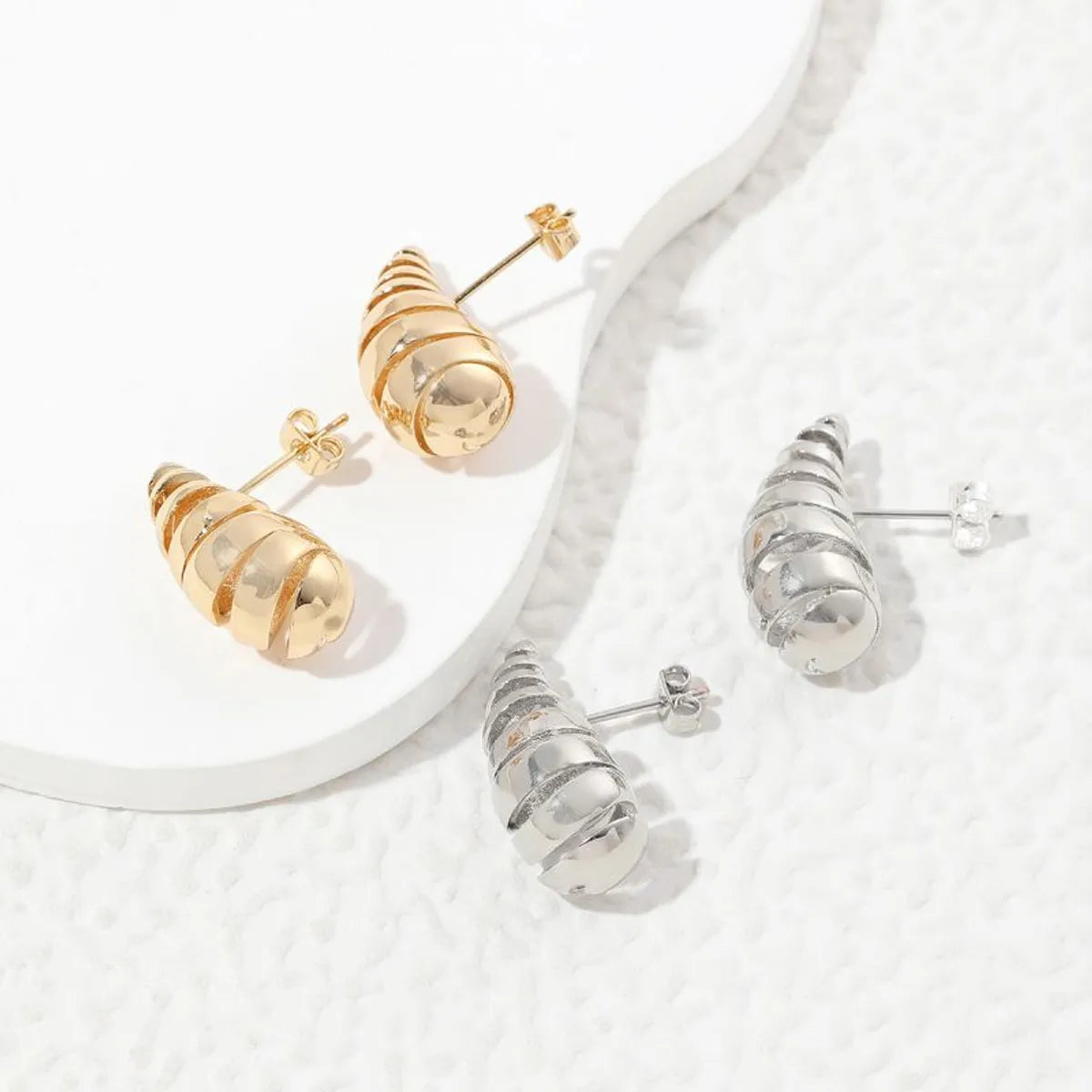 1 Pair Exaggerated Simple Style Water Droplets Spiral Stripe Polishing Plating Copper 18k Gold Plated Ear Studs