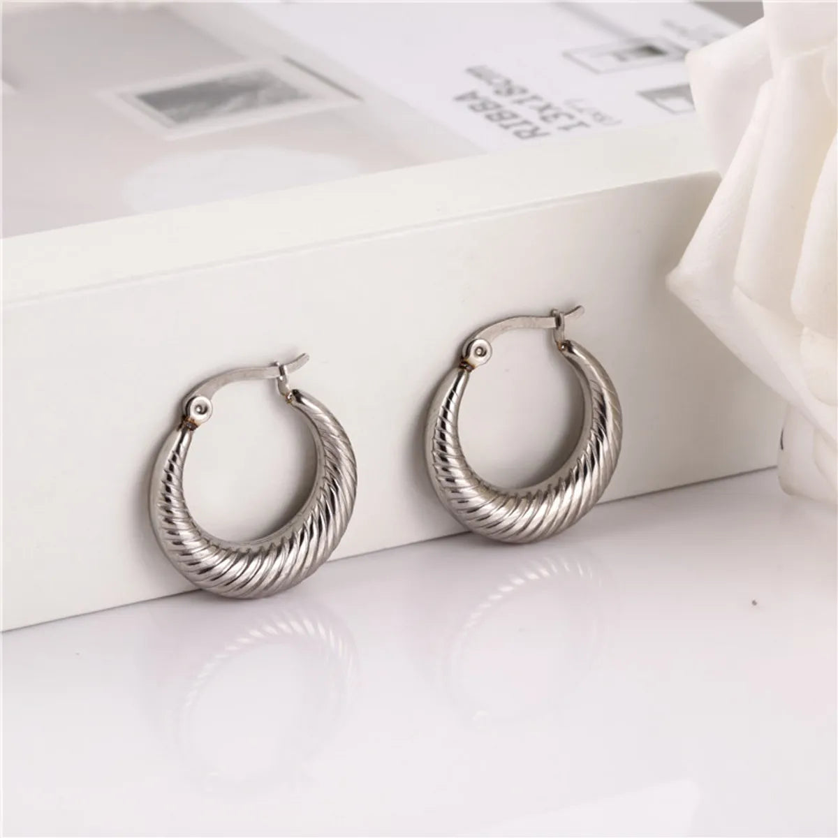 1 Pair Exaggerated Solid Color Polishing Plating Stainless Steel Gold Plated Earrings