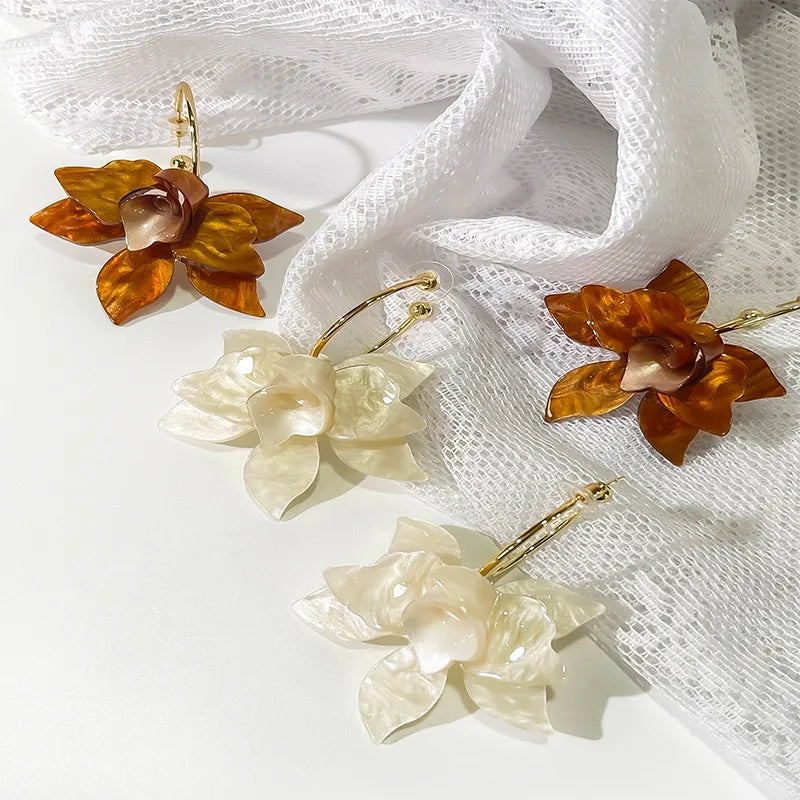 1 Pair Fairy Style Retro Flower Patchwork Plating Alloy 14K Gold Plated Earrings