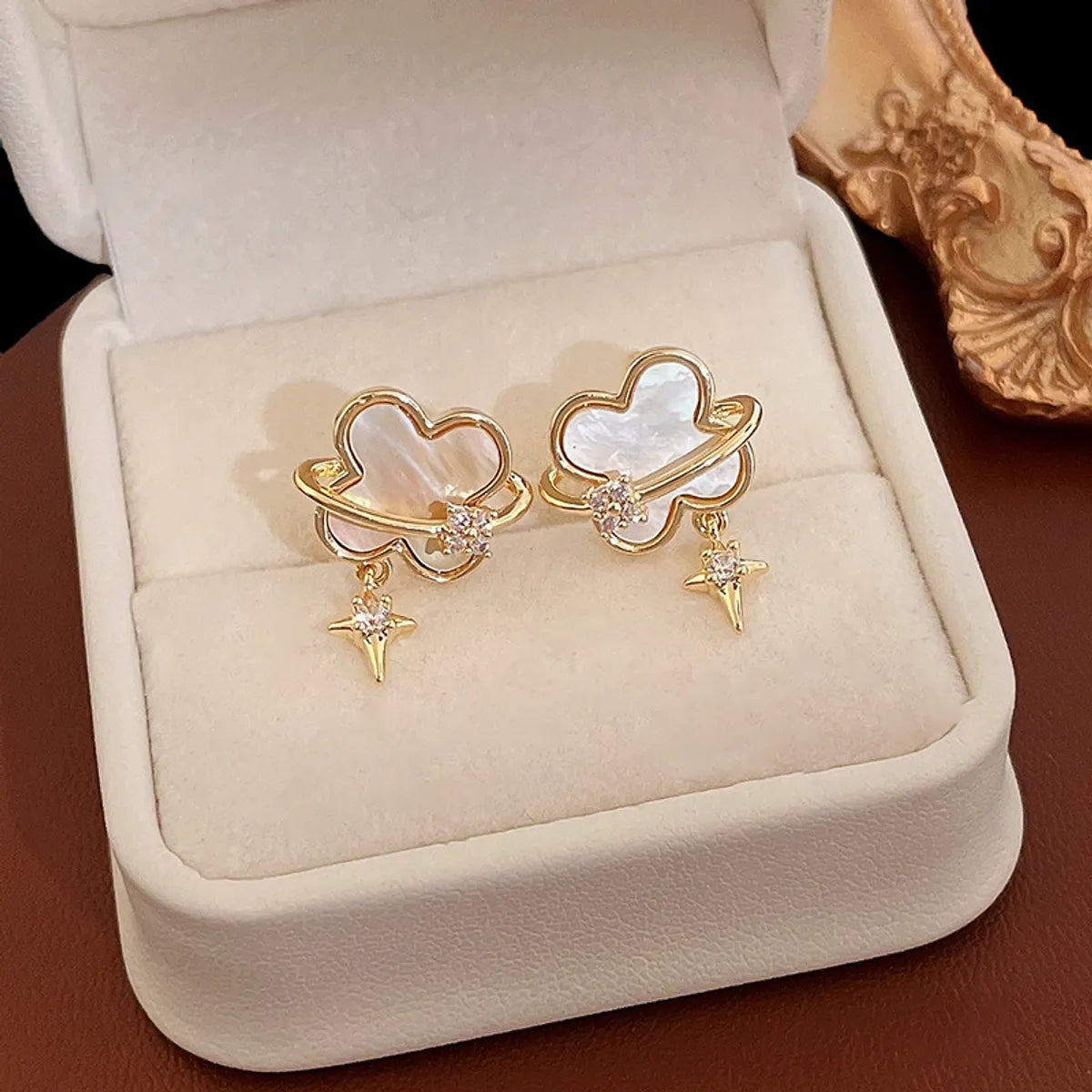 1 Pair Fashion Bow Knot Metal Inlay Zircon Women'S Ear Studs