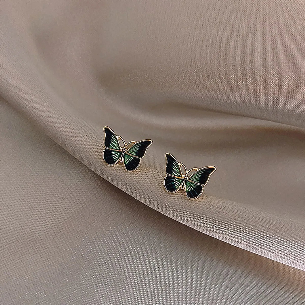 1 Pair Fashion Butterfly Alloy Enamel Plating Women's Ear Studs