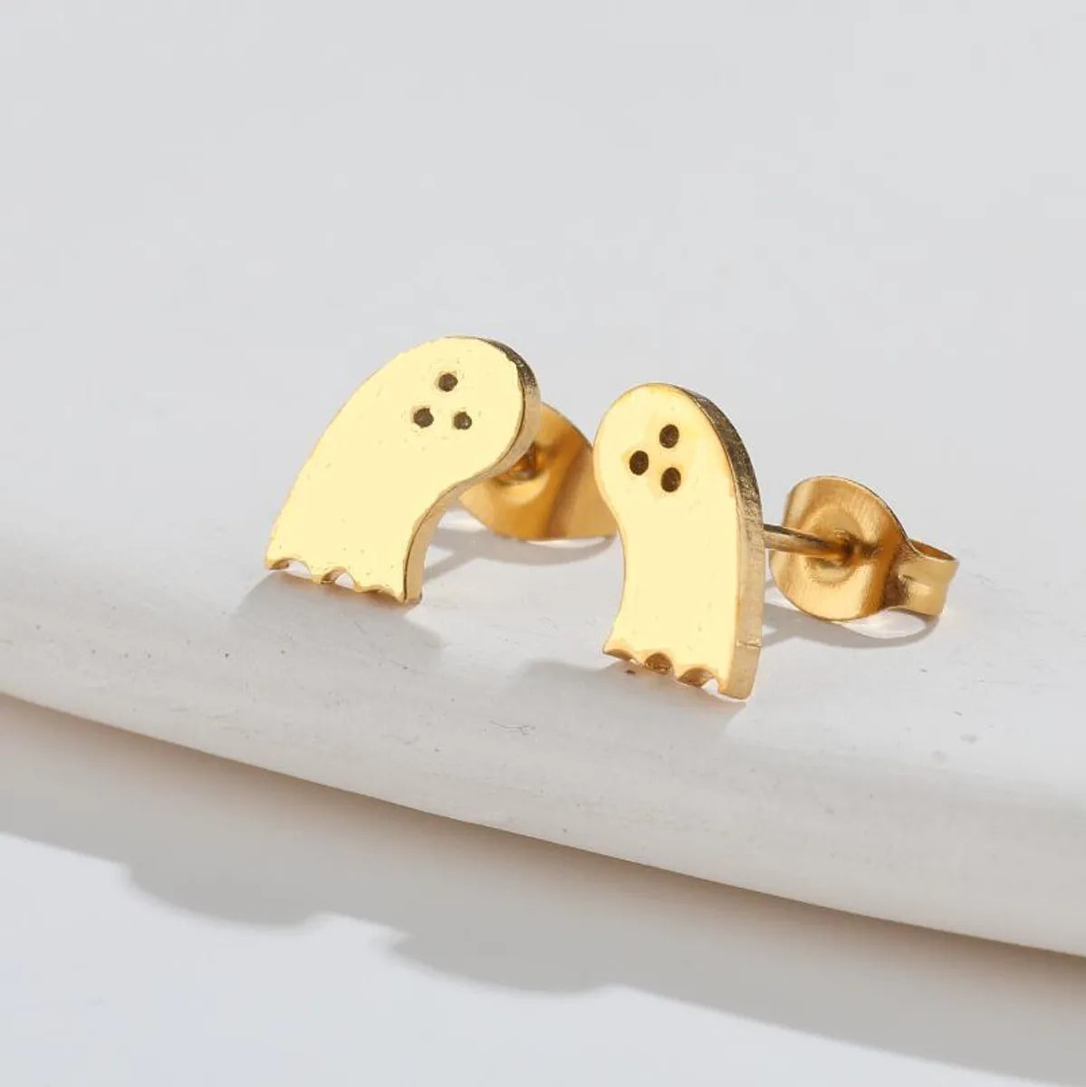 1 Pair Fashion Dog Dinosaur Giraffe Titanium Steel Ear Studs