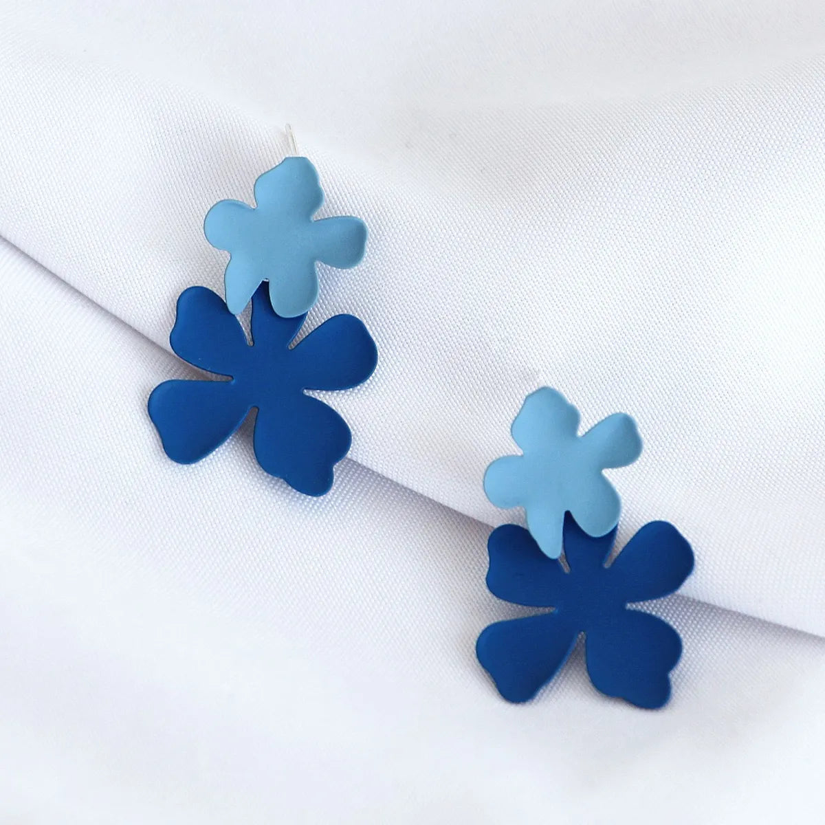 1 Pair Fashion Flower Alloy Stoving Varnish Women's Ear Studs