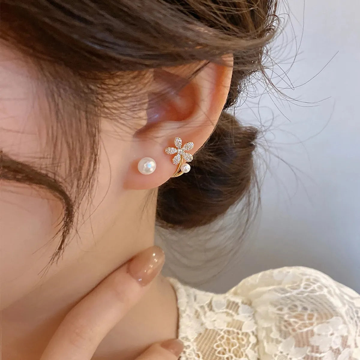 1 Pair Fashion Flower Metal Inlay Artificial Rhinestones Women'S Ear Studs