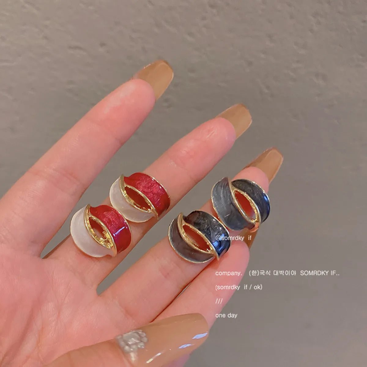 1 Pair Fashion Geometric Alloy Enamel Women's Ear Studs