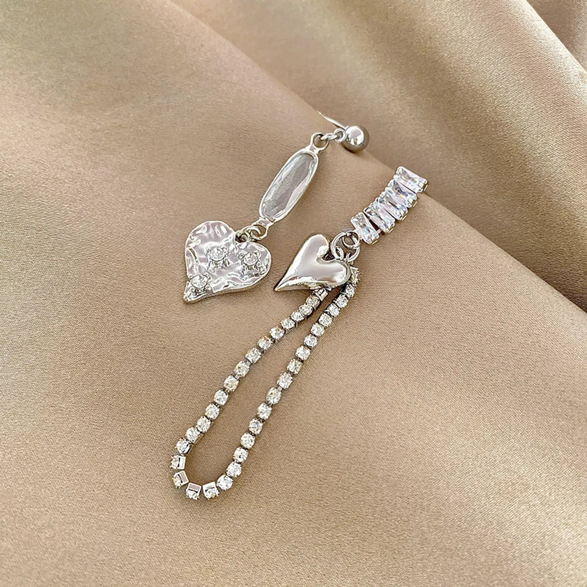 1 Pair Fashion Heart Shape Alloy Asymmetrical Zircon Silver Plated Women's Drop Earrings