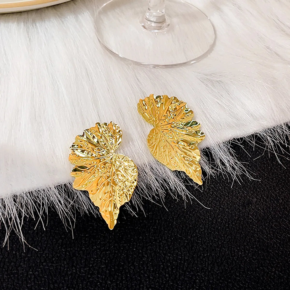 1 Pair Fashion Leaf Plating Iron Ear Studs