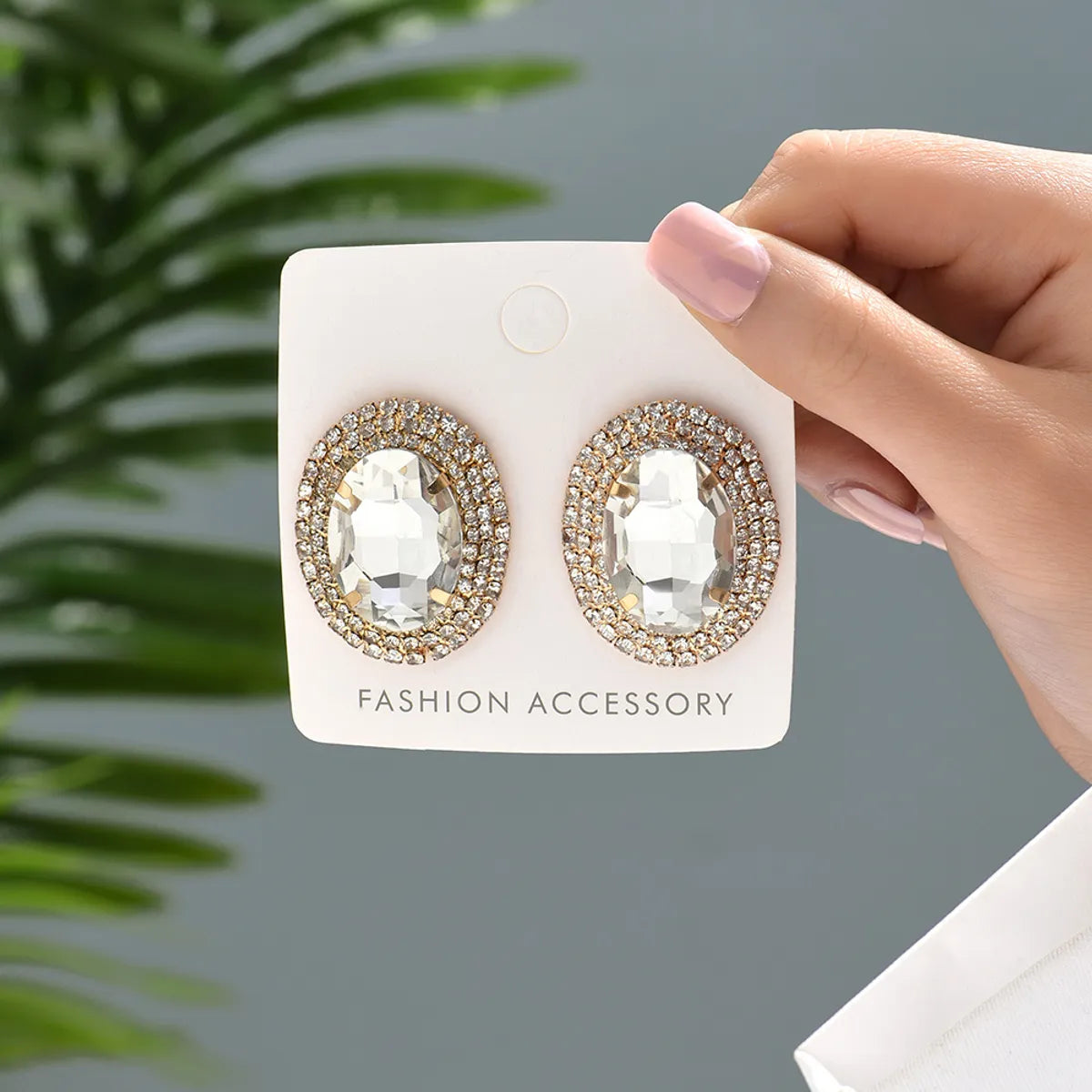 1 Pair Fashion Oval Metal Inlay Zircon Women'S Ear Studs