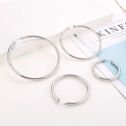 1 Pair Fashion Solid Color Stainless Steel Hollow Out Hoop Earrings