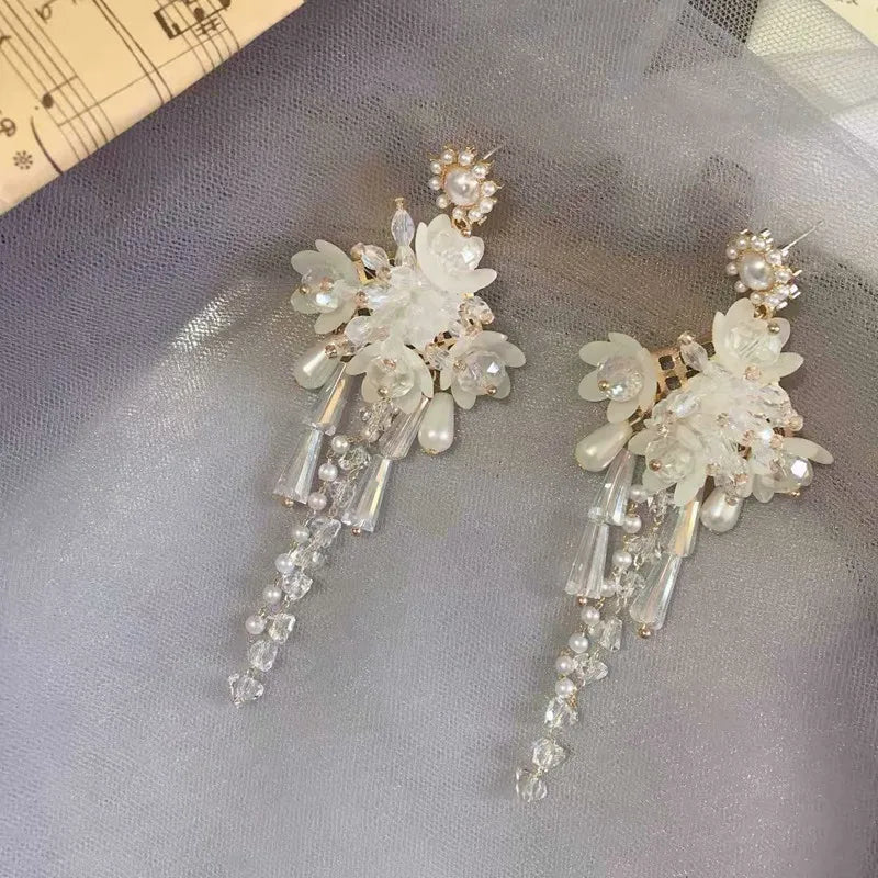 1 Pair Fashion Tassel Flower Artificial Crystal Imitation Pearl Women'S Chandelier Earrings