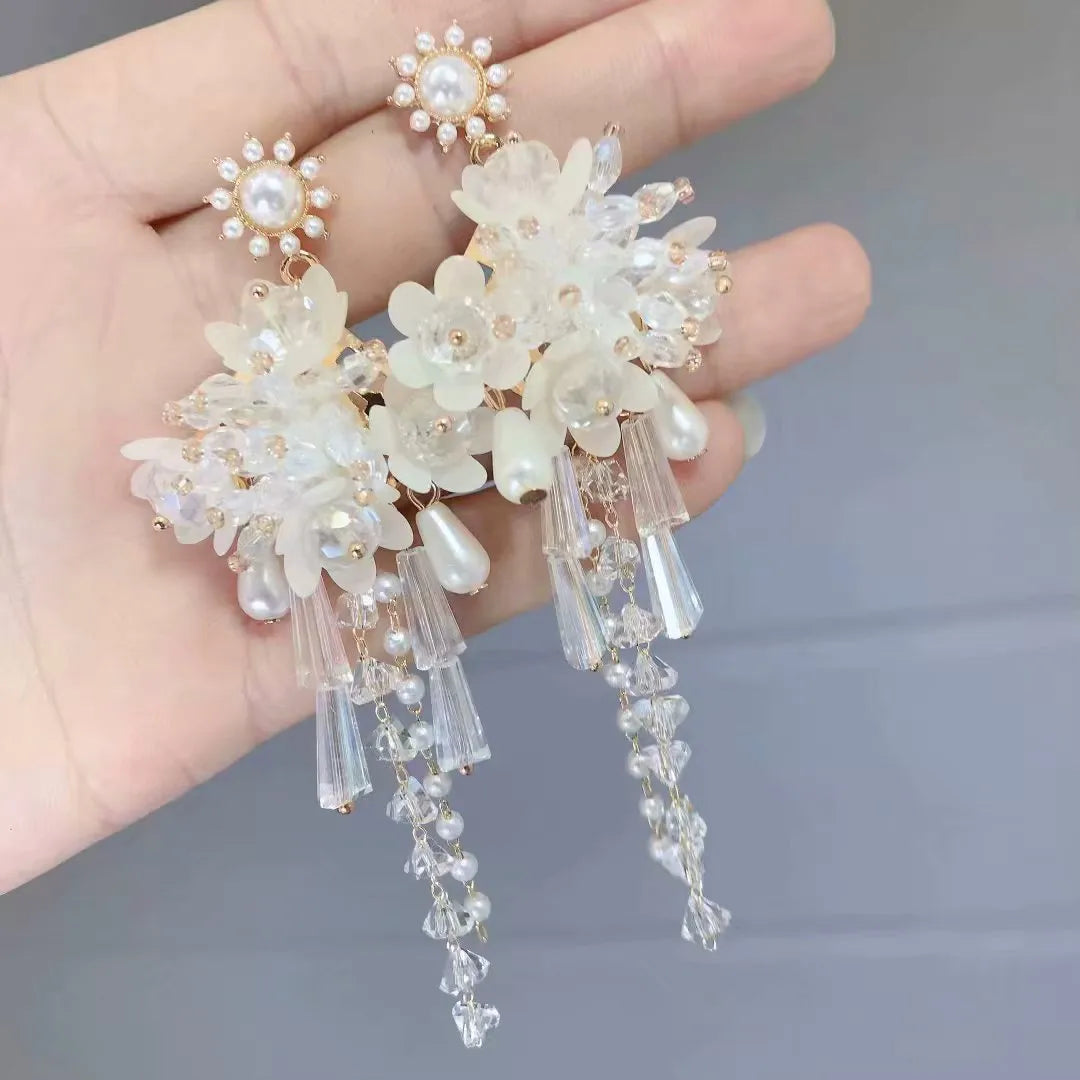 1 Pair Fashion Tassel Flower Artificial Crystal Imitation Pearl Women'S Chandelier Earrings