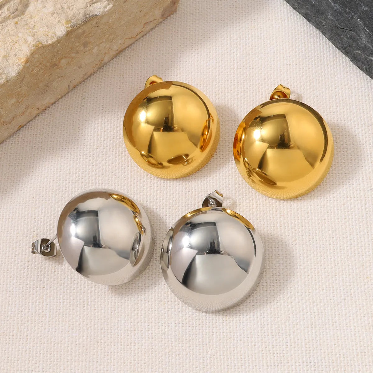 1 Pair French Style Simple Style Classic Style Round Polishing 304 Stainless Steel 18K Gold Plated Ear Studs