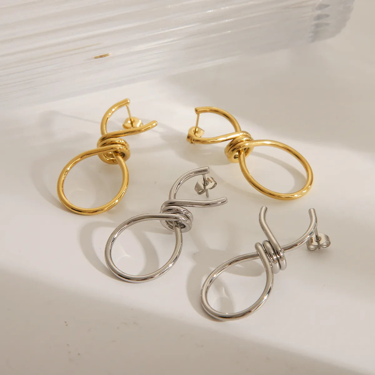 1 Pair French Style Simple Style Commute Solid Color 304 Stainless Steel 18K Gold Plated Drop Earrings