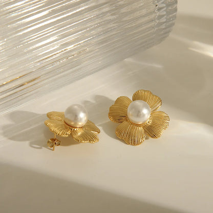 1 Pair French Style Sweet Simple Style Flower Inlay 304 Stainless Steel Artificial Pearls 18K Gold Plated Ear Studs