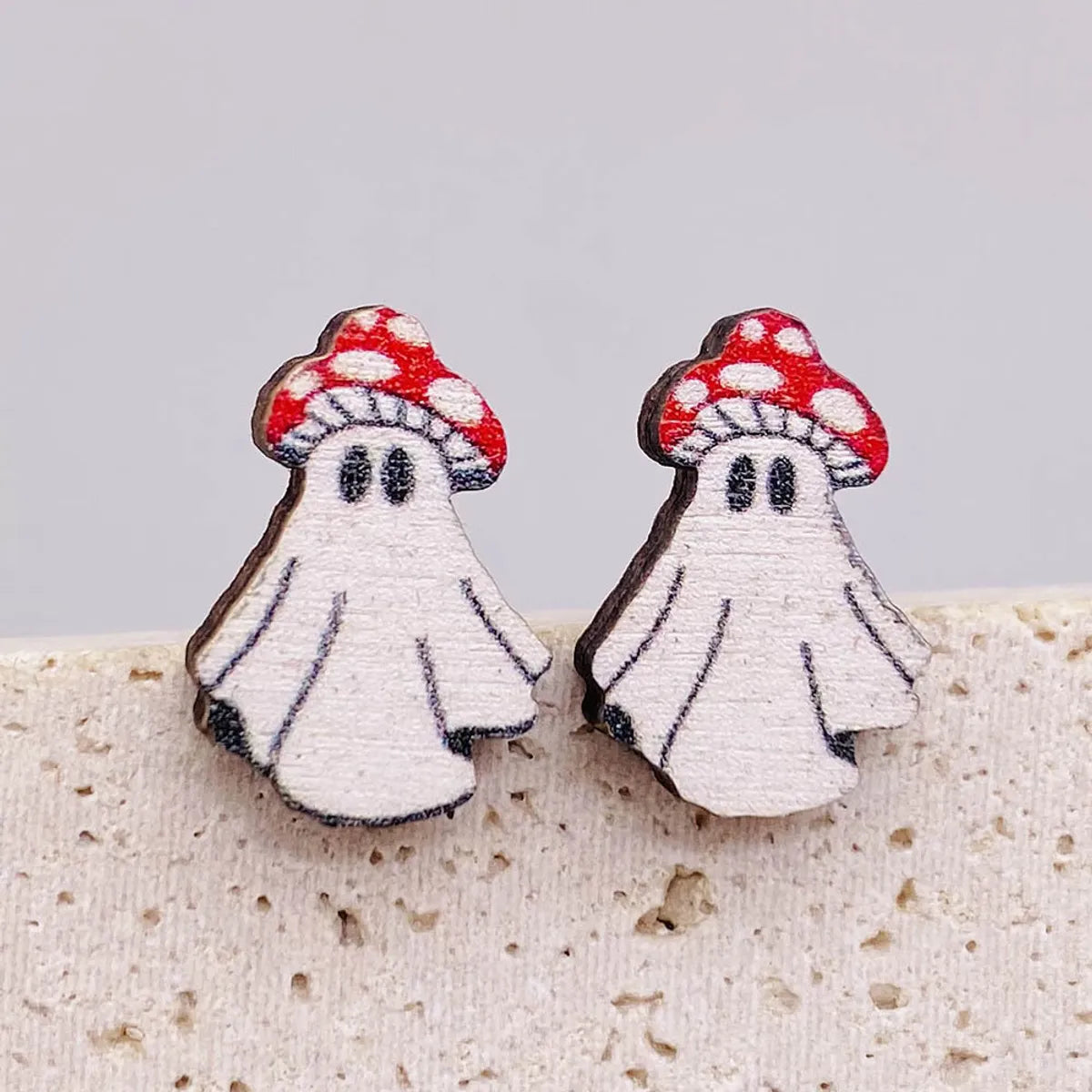 1 Pair Funny Cartoon Character Wood Ear Studs