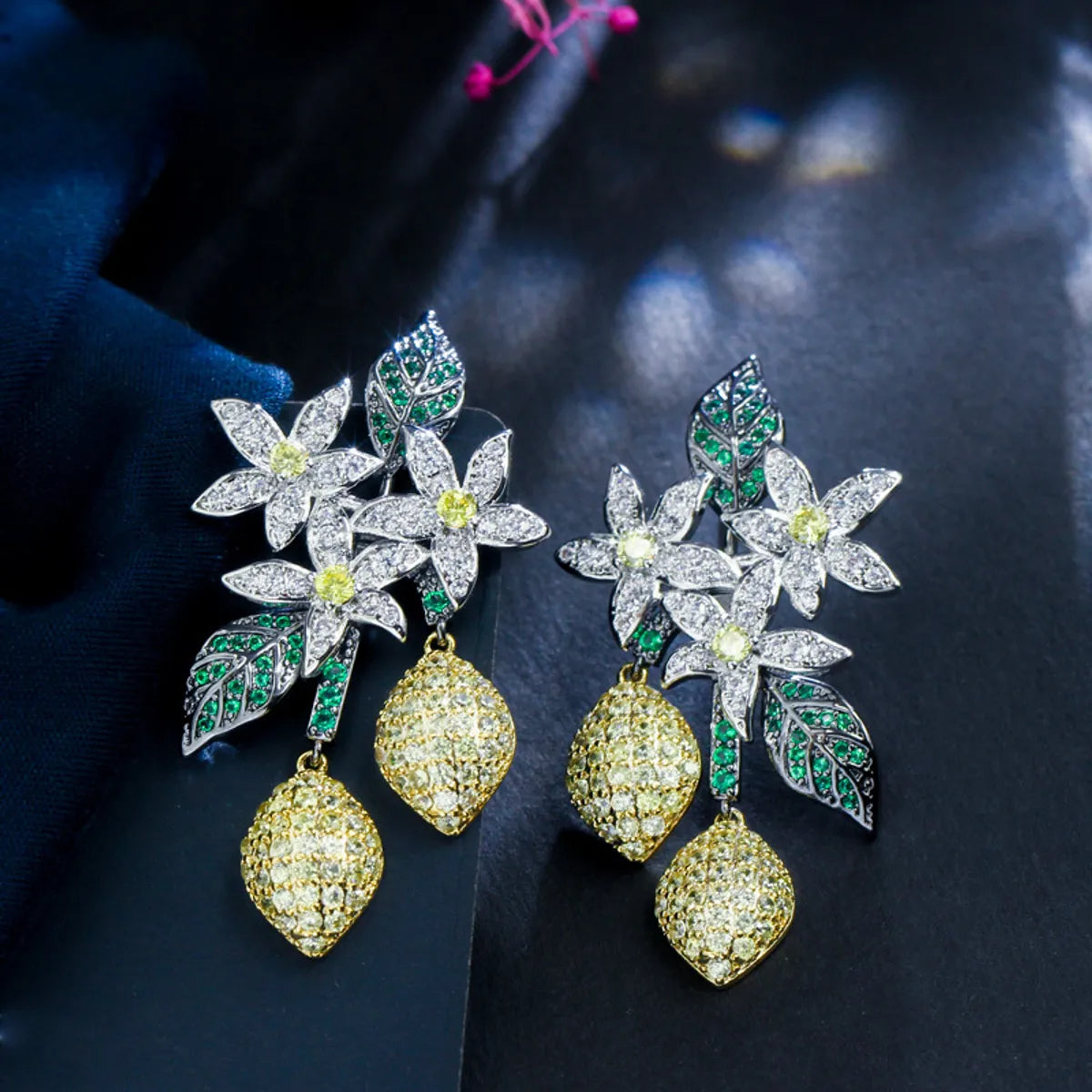 1 Pair Glam Classic Style Irregular Plant Flower Plating Inlay Copper Zircon Rhodium Plated Silver Plated Drop Earrings