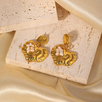 1 Pair Glam Classical Heart Shape Flower Plating Inlay Copper Freshwater Pearl 18k Gold Plated Ear Studs