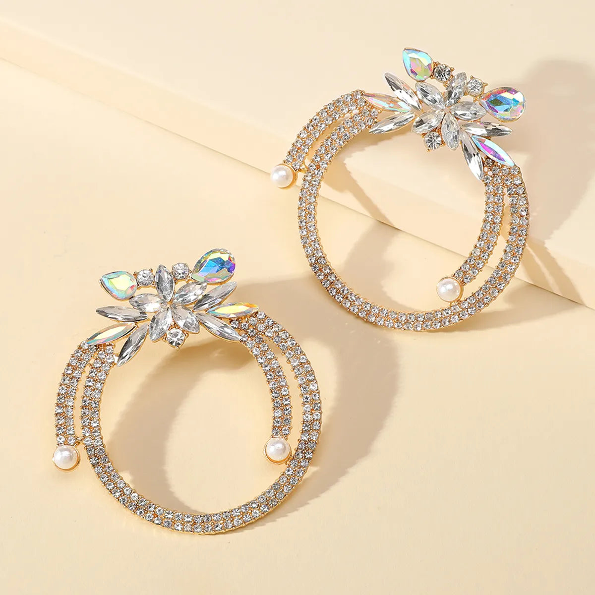 1 Pair Glam Exaggerated Luxurious Round Water Droplets Inlay Alloy Rhinestones Earrings