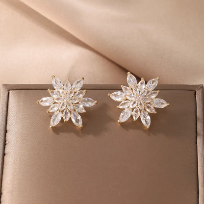 1 Pair Glam Luxurious Sweet Snowflake Plating Three-dimensional Inlay Alloy Artificial Diamond Gold Plated Ear Studs