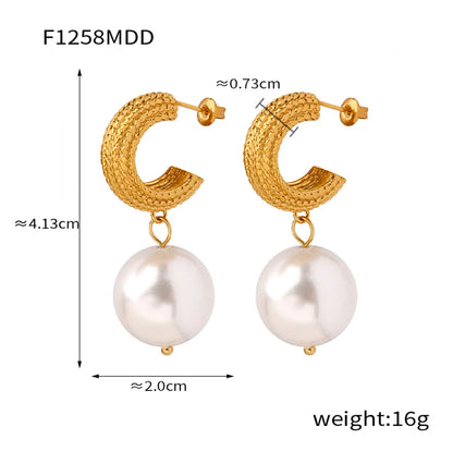 1 Pair Glam Retro British Style C Shape Round Plating Chain Carving Imitation Pearl Titanium Steel 18k Gold Plated Drop Earrings