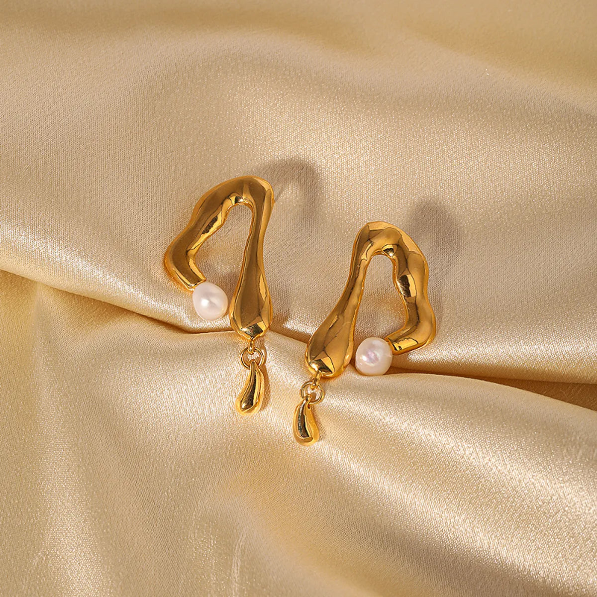 1 Pair Glam Retro Geometric Plating Inlay Copper Freshwater Pearl 18k Gold Plated Drop Earrings