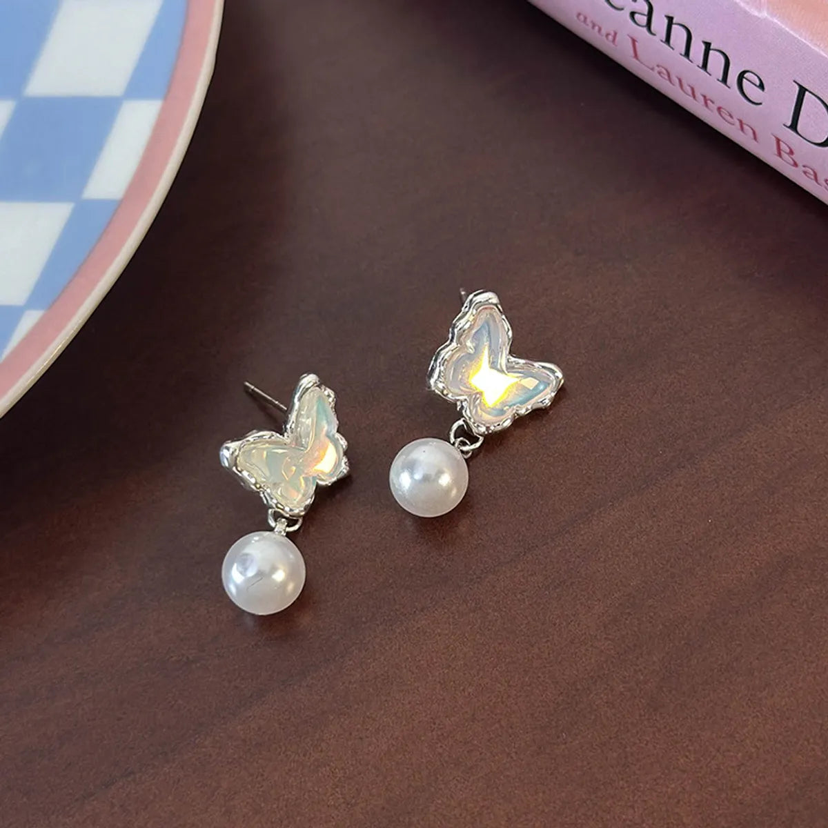 1 Pair Glam Shiny Butterfly Plating Alloy White Gold Plated Drop Earrings