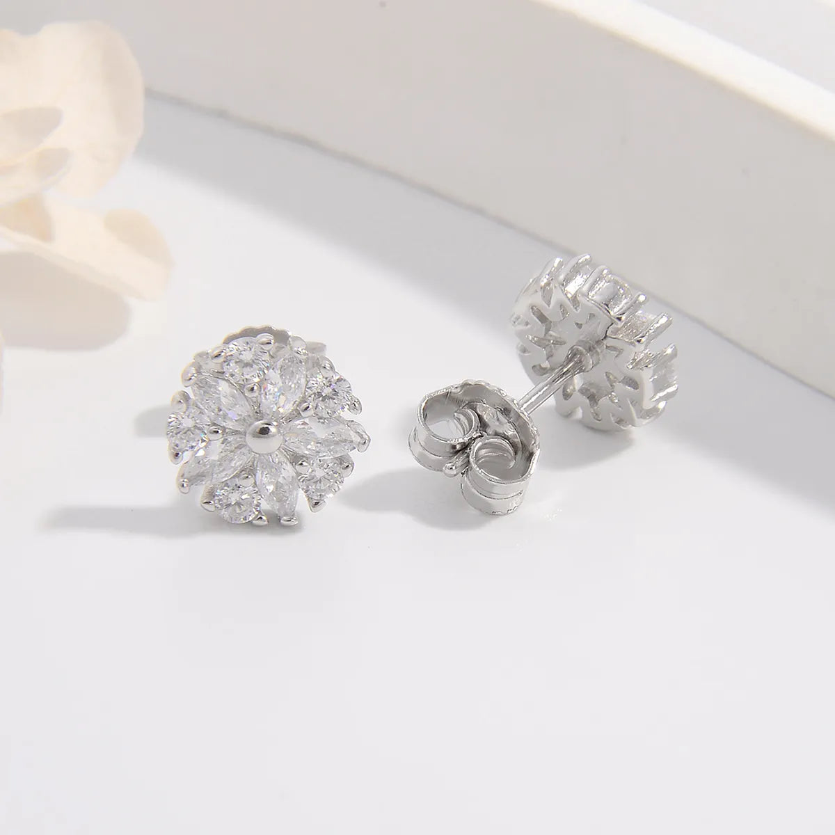 1 Pair Glam Simple Style Flower Plating Inlay Sterling Silver Zircon Ear Studs