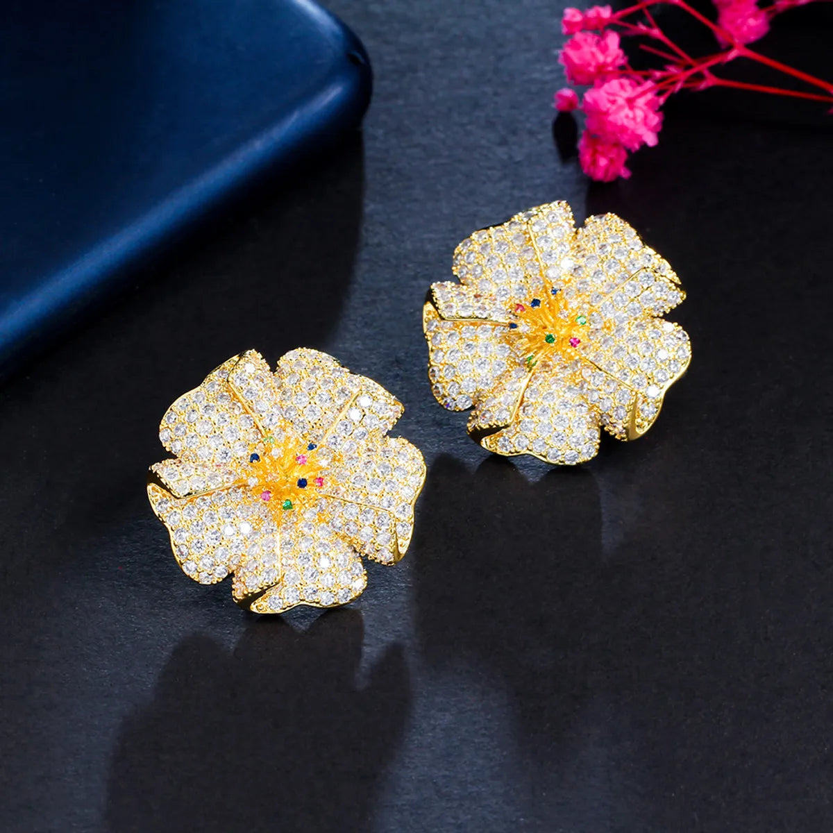 1 Pair Glam Wedding Shiny Round Plant Flower Plating Hollow Out Inlay Copper Zircon 18k Gold Plated Gold Plated Ear Studs