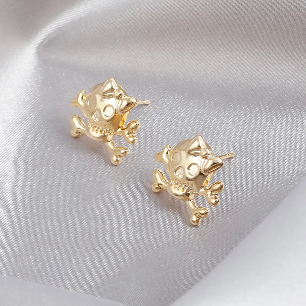 1 Pair Gothic Hip-Hop Skull Plating Alloy Ear Studs