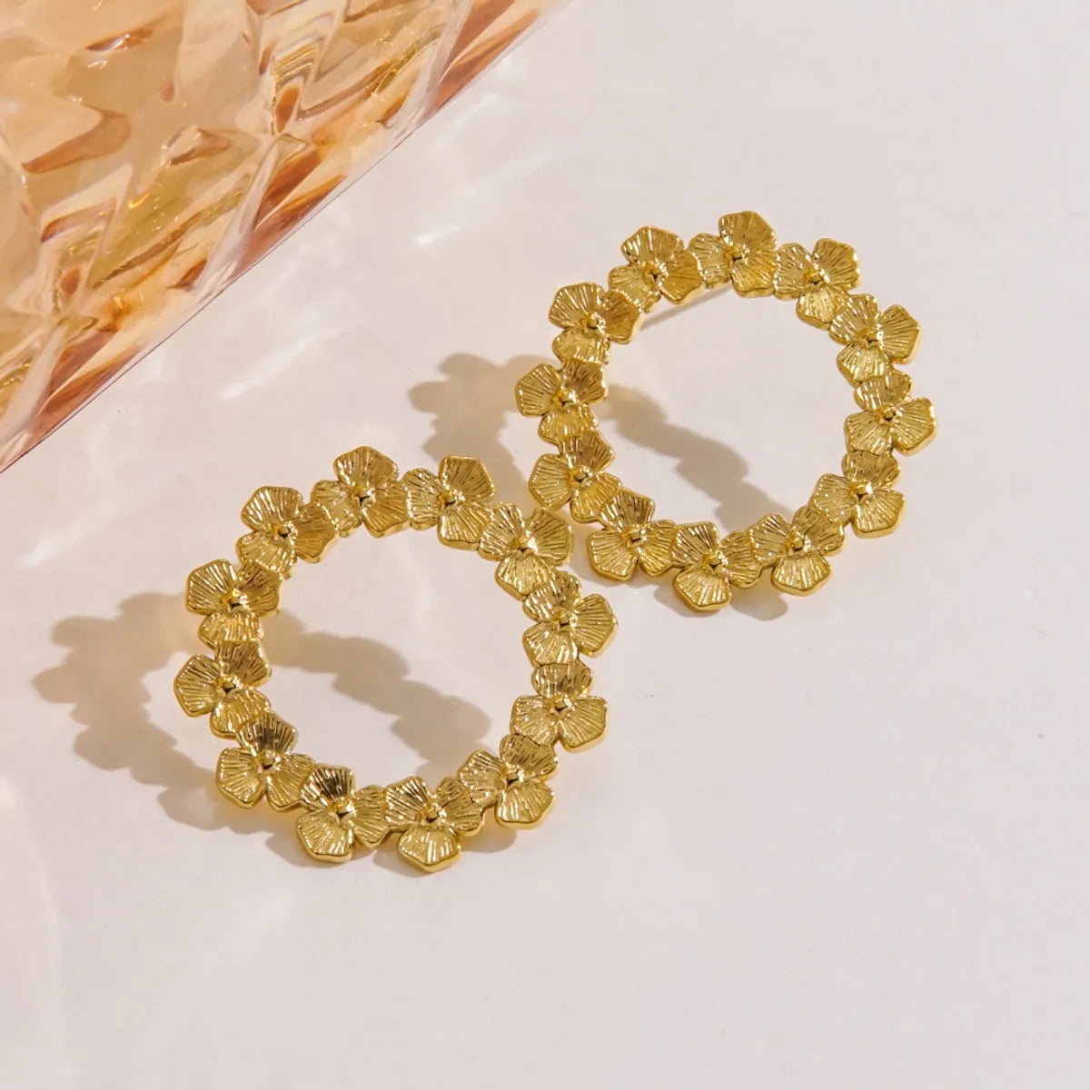 1 Pair IG Style Elegant Modern Style Circle Flower Wreath Polishing Plating 304 Stainless Steel 14K Gold Plated Ear Studs