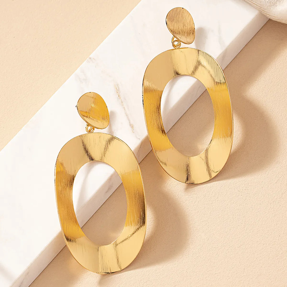 1 Pair Ig Style Exaggerated Geometric Round Plating Alloy Gold Plated Drop Earrings