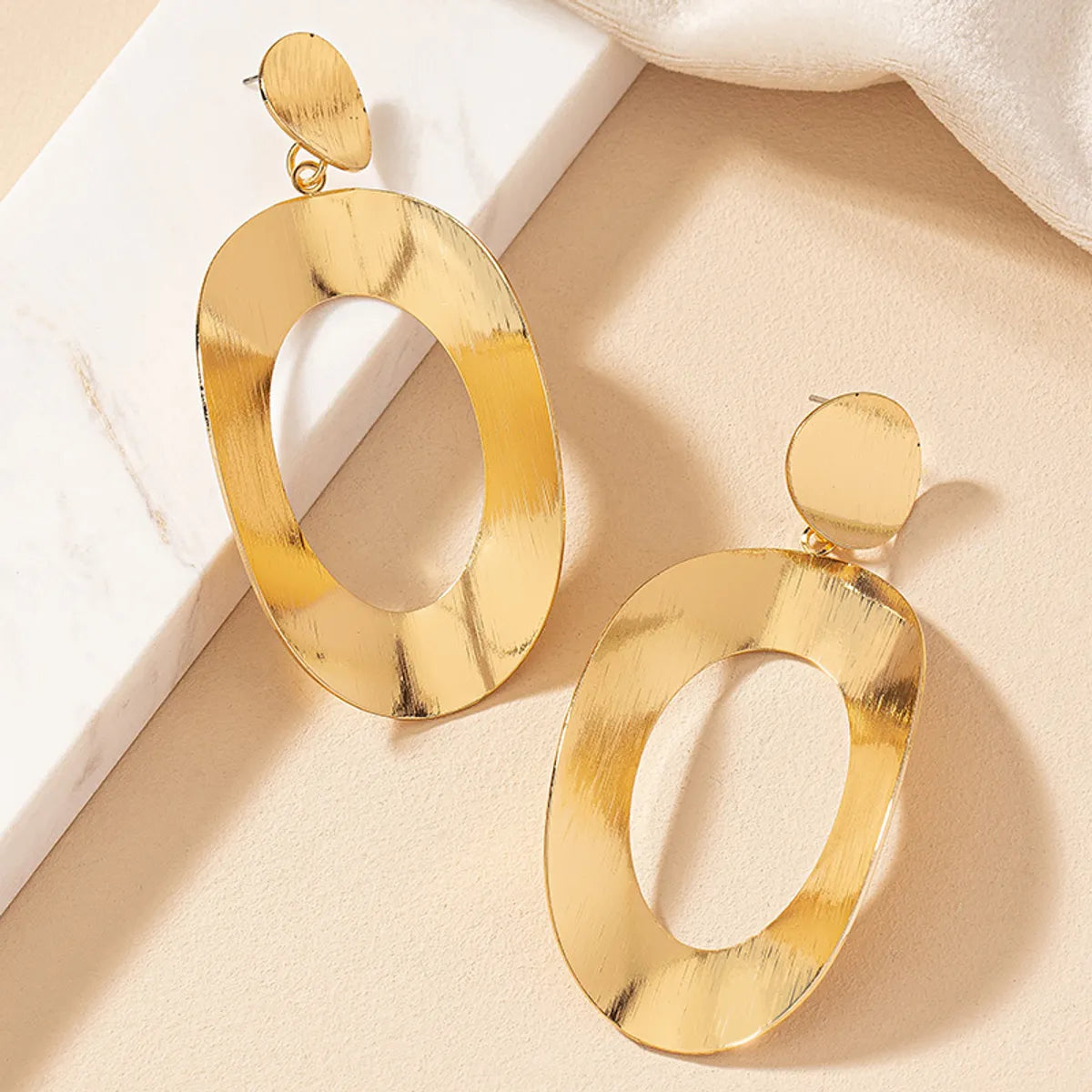 1 Pair Ig Style Exaggerated Geometric Round Plating Alloy Gold Plated Drop Earrings