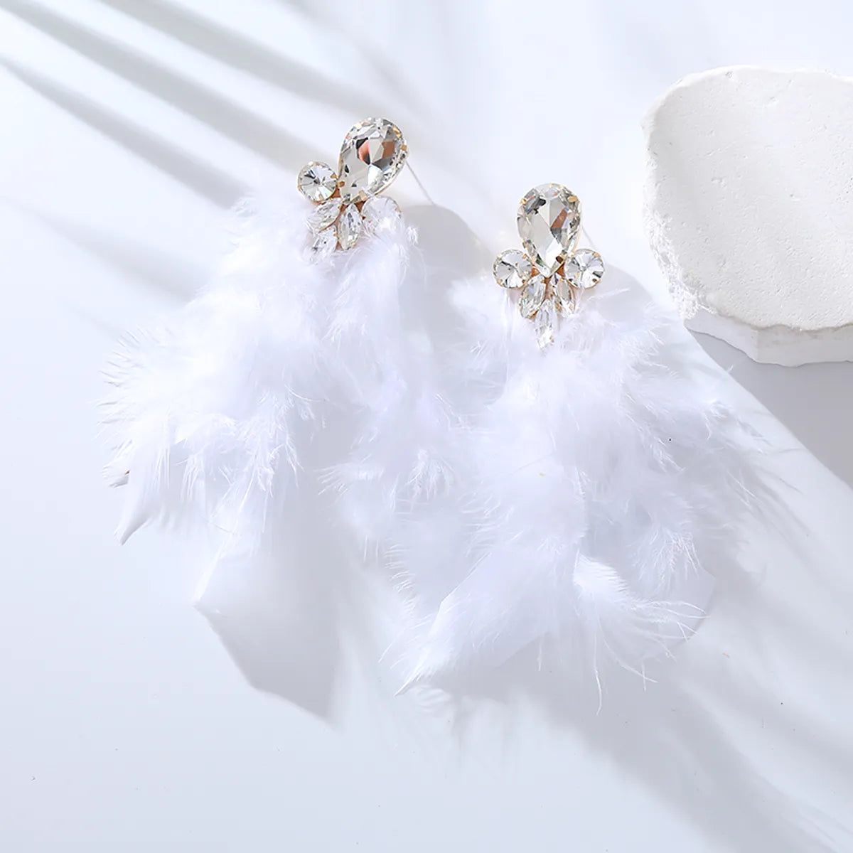 1 Pair Ig Style Feather Inlay Feather Rhinestones Drop Earrings