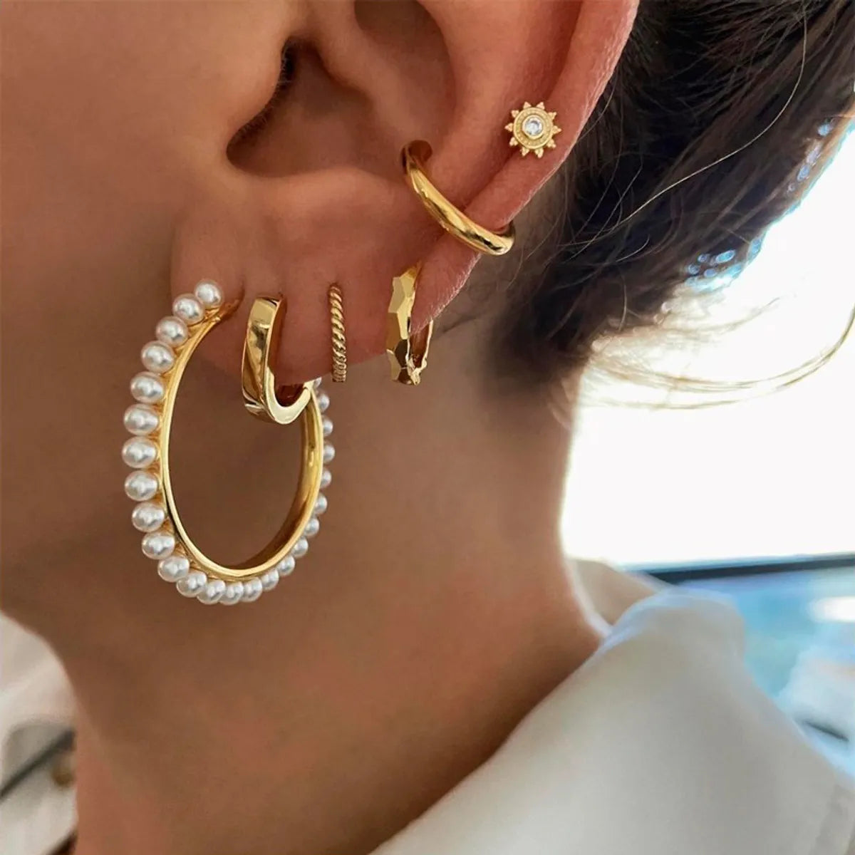 1 Pair Ig Style French Style Modern Style Round Plating Inlay Copper Pearl Zircon 18k Gold Plated Ear Cuffs Earrings Ear Studs