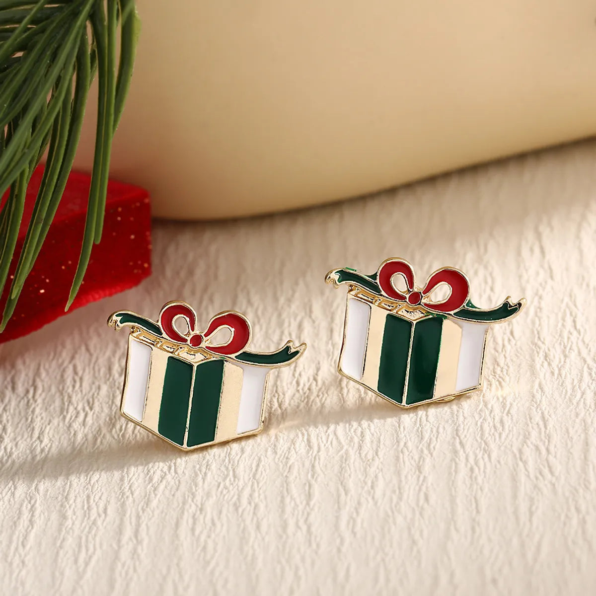 1 Pair IG Style Nordic Style Cute Christmas Tree Heart Shape Snowflake Plating Alloy Ear Studs