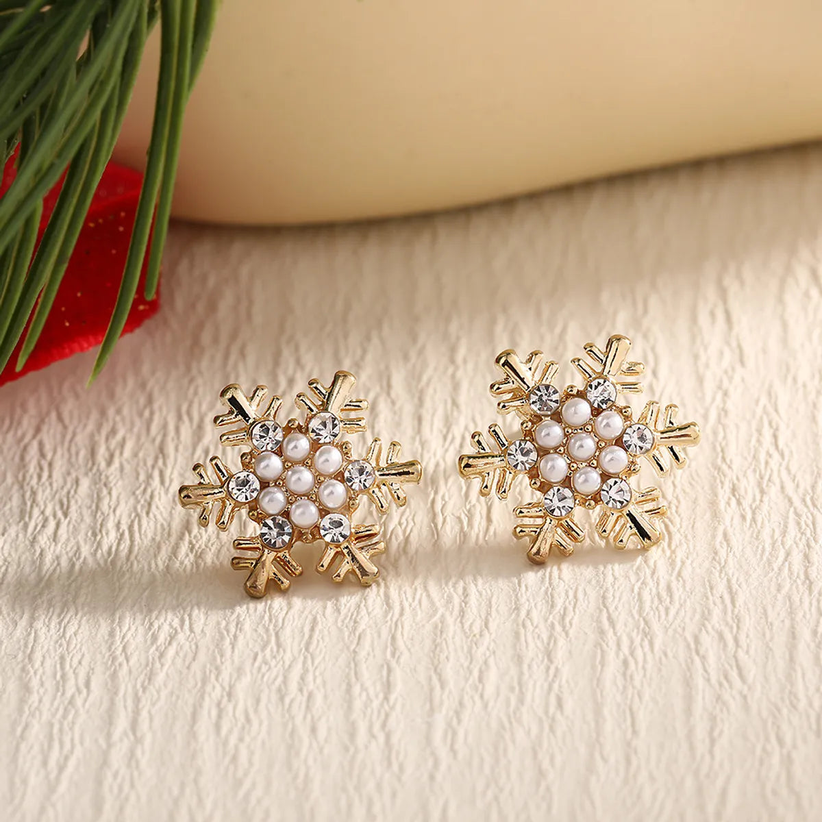 1 Pair IG Style Nordic Style Cute Christmas Tree Heart Shape Snowflake Plating Alloy Ear Studs