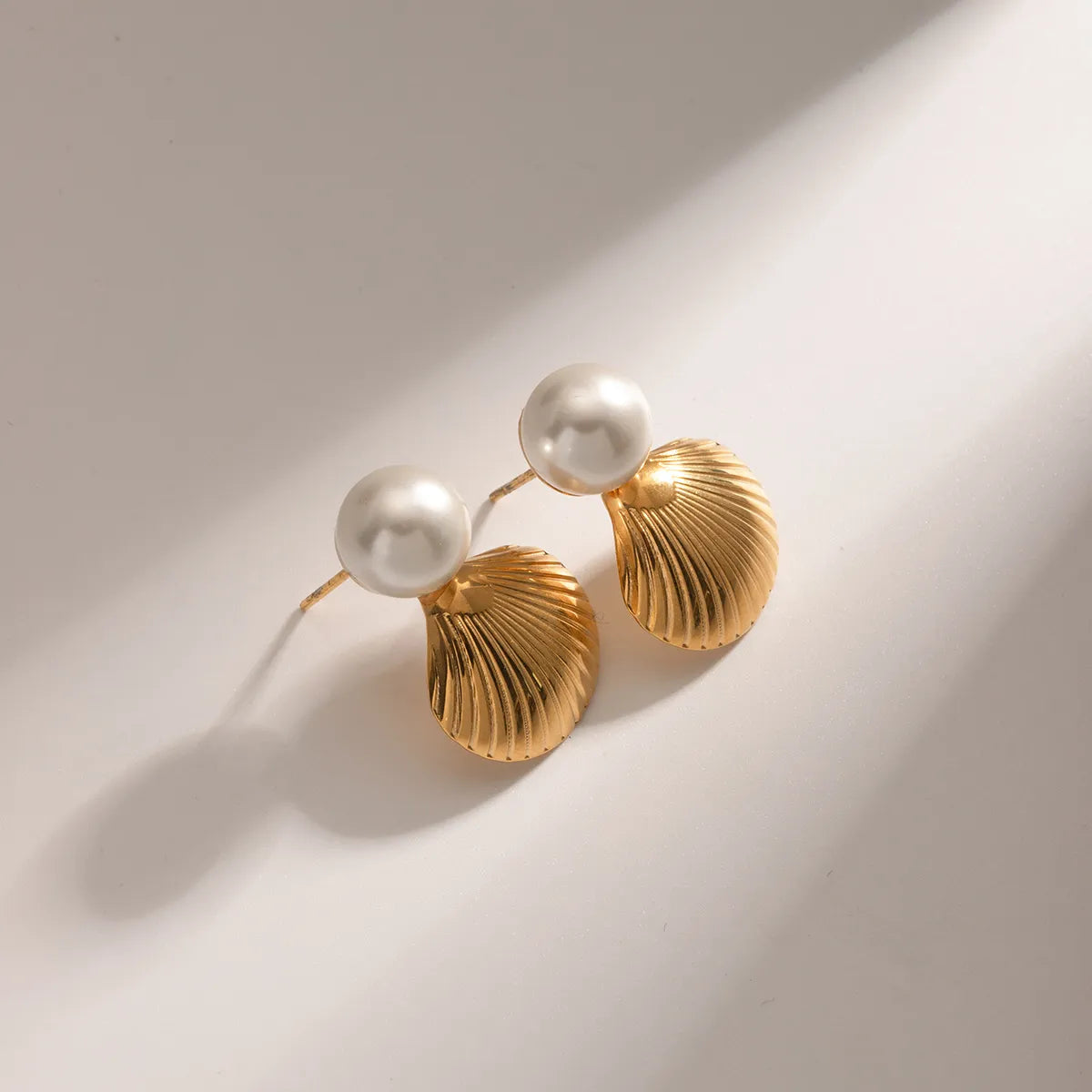 1 Pair Ig Style Pearl Shell Plating Stainless Steel 18k Gold Plated Ear Studs