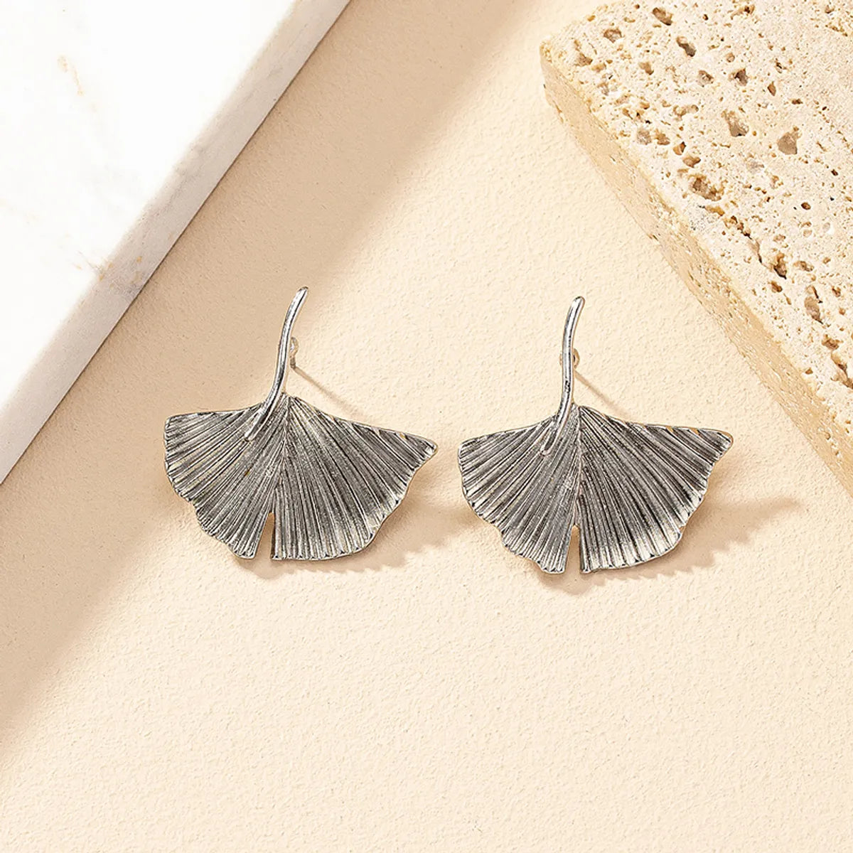 1 Pair Ig Style Retro Geometric Ginkgo Leaf Plating Alloy Ear Studs