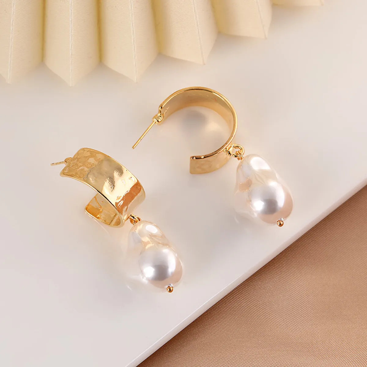 1 Pair IG Style Retro Irregular Pearl Plating Copper Drop Earrings