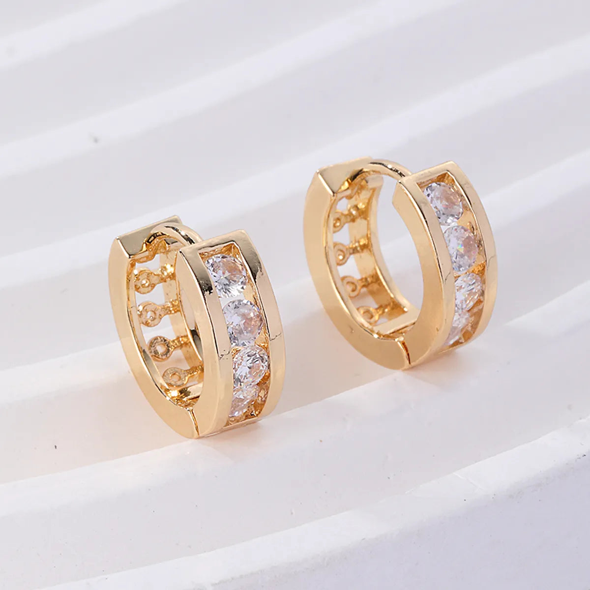 1 Pair IG Style Retro Simple Style Geometric Round Plating Inlay Copper Zircon K Gold Plated Ear Studs