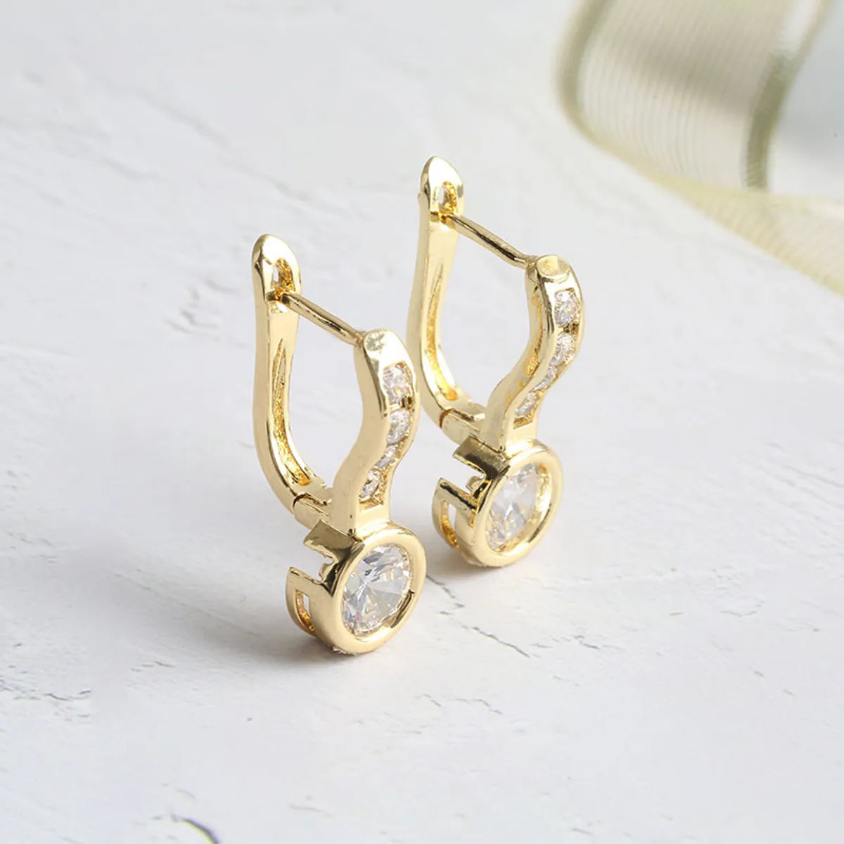 1 Pair IG Style Retro Simple Style Geometric Round Plating Inlay Copper Zircon K Gold Plated Ear Studs