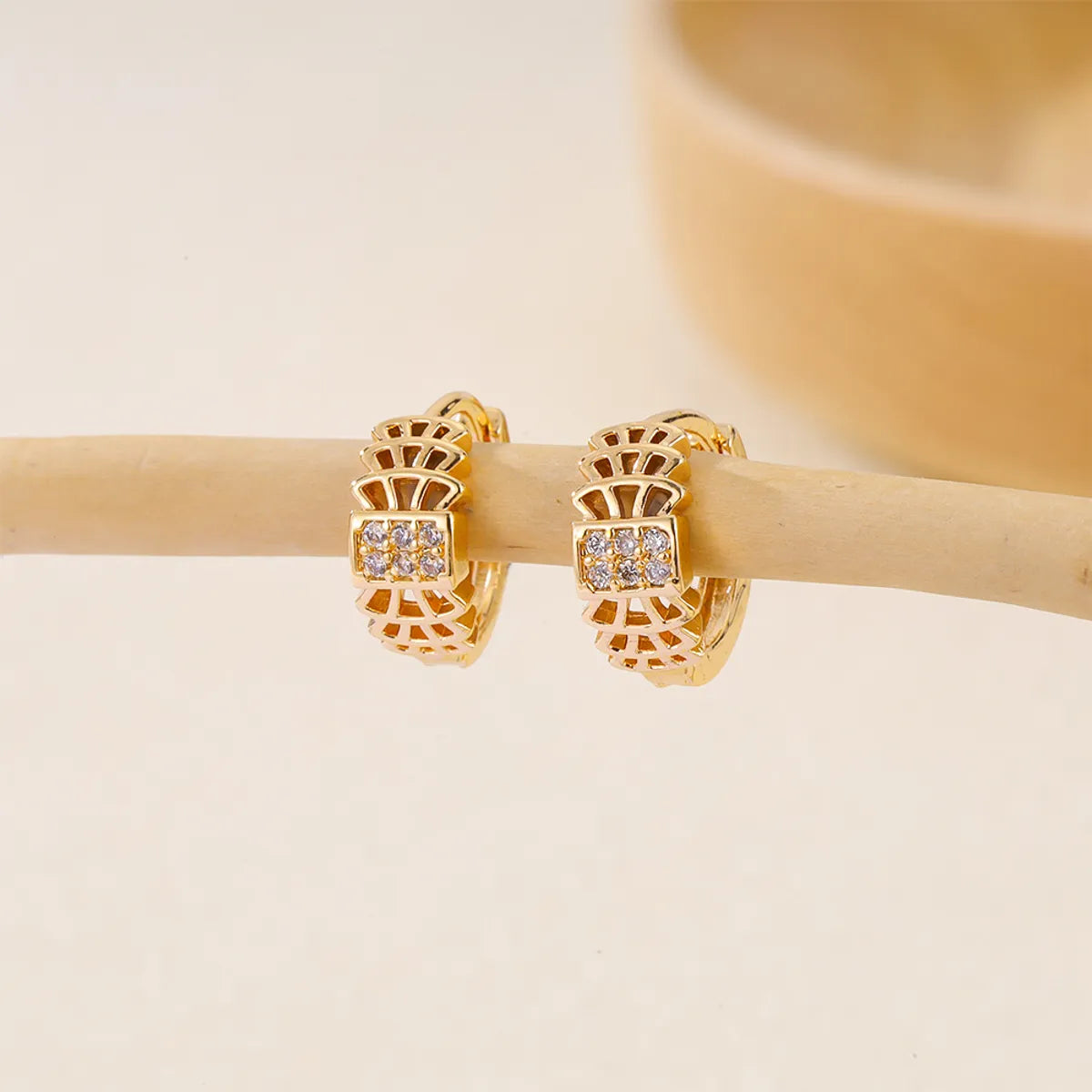 1 Pair IG Style Round Heart Shape Inlay Brass Zircon Earrings