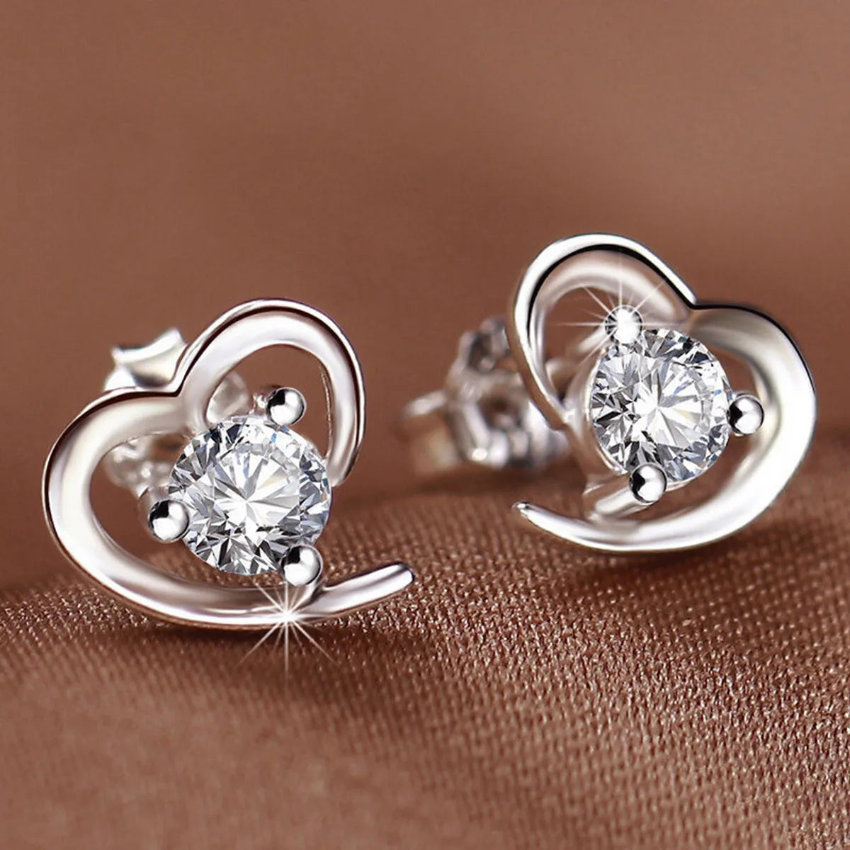 1 Pair IG Style Shiny Heart Shape Inlay Copper Zircon Ear Studs